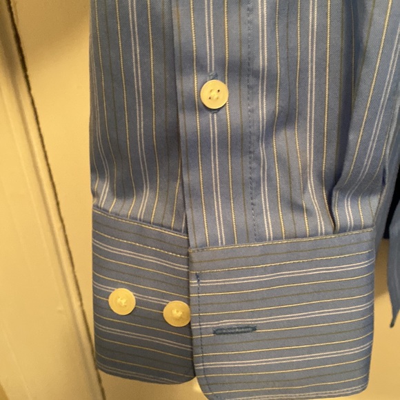 Eddie Bauer blue-striped button down collar shirt - Picture 4 of 7